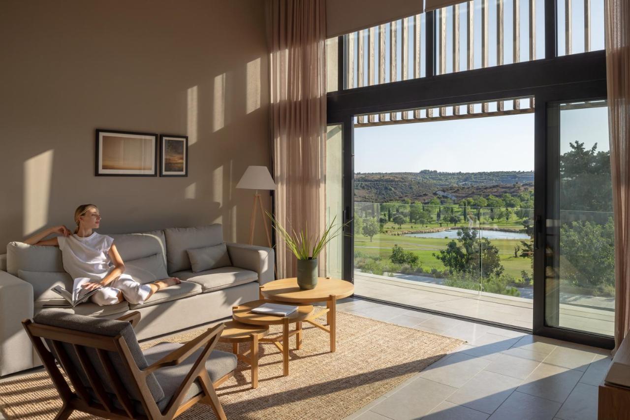 Minthis Resort Tsadha Exterior foto Interior of a house